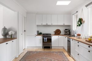 white shaker kitchen in Montrose